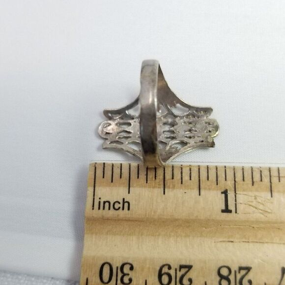 Vintage Silver Tone Filigree Cut Out Design Ring, Size 7 Band, Estate, Tarnished - Picture 6 of 8